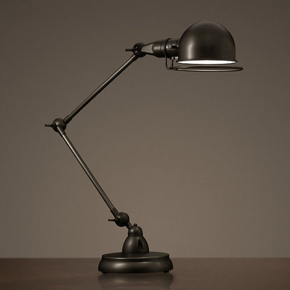 Лампа настольная Atelier Table Lamp латунь  DE30362