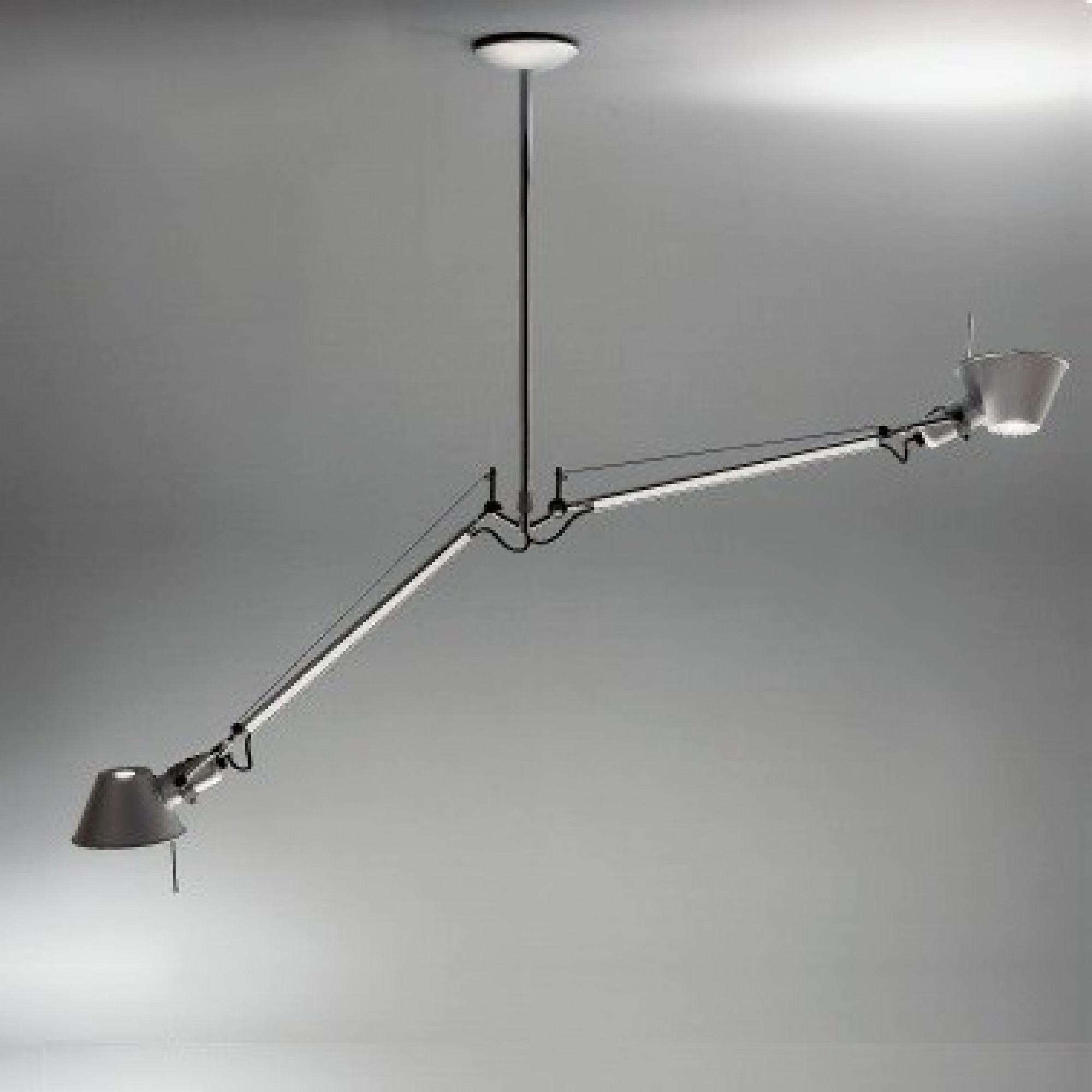 Люстра регулируемый свет. Светильник Artemide Tolomeo. Спот Tolomeo sospensione 2 Bracci alluminio a036400. Бра Artemide Tolomeo. Светильник ТОЛОМЕО потолочный.